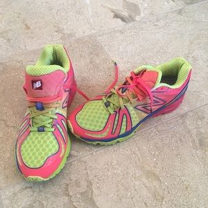 NWOT New Balance Sneakers Women's US Size 5